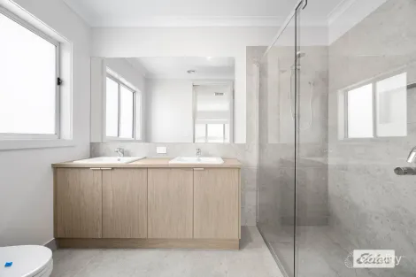 Property photo of 56 Jennings Boulevard Leneva VIC 3691