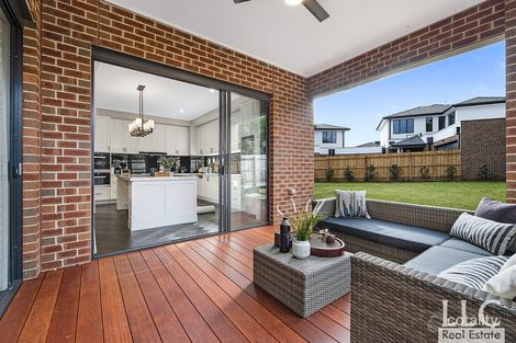 Property photo of 2 Fir Court Mount Waverley VIC 3149