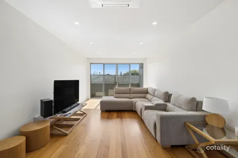 Property photo of 201 Pascoe Vale Road Essendon VIC 3040