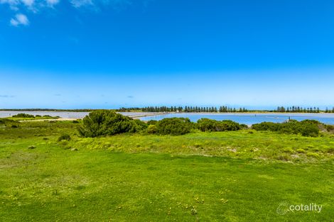 Property photo of 10 Excelsior Parade Hindmarsh Island SA 5214