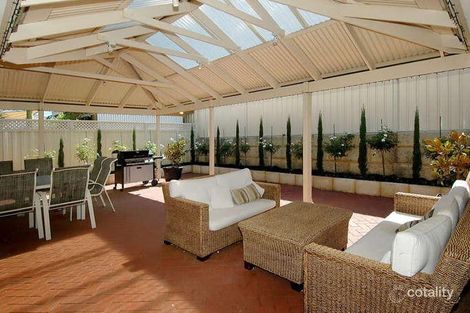 32 Chartwell Bend, Hocking, WA 6065