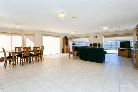 Property photo of 8 Sperlonga Grove Point Cook VIC 3030