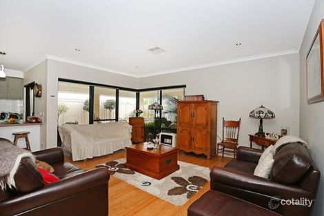 Property photo of 21 Abercrombie Rise Madora Bay WA 6210