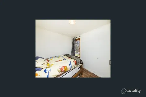 Property photo of 40 Boronia Crescent Karabar NSW 2620