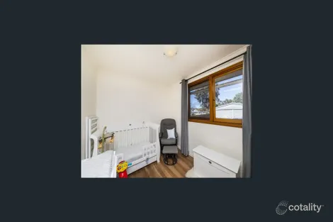 Property photo of 40 Boronia Crescent Karabar NSW 2620
