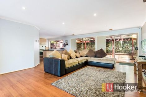 Property photo of 7 Willowbank Place Cranbourne East VIC 3977