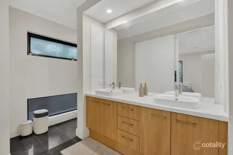 Property photo of 8 Daisy Drive Point Cook VIC 3030