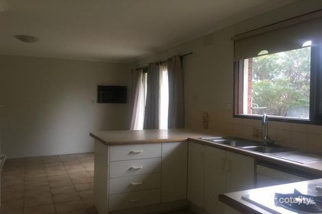 Property photo of 73 James Cook Drive Endeavour Hills VIC 3802