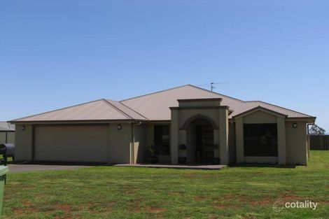 8 Prospect Tce, Highfields, QLD 4352