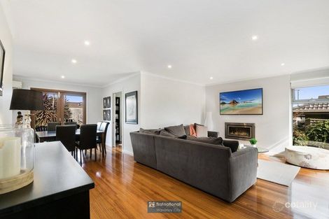 Property photo of 2 Crusader Crescent Glen Waverley VIC 3150