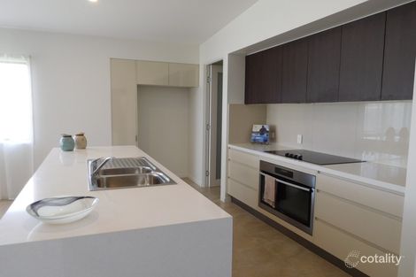 Property photo of 32 Surfrider Place Mudjimba QLD 4564