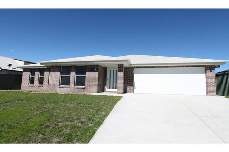 4 Barr St, Windradyne, NSW 2795