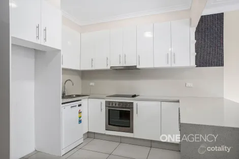 Property photo of 2/6 Buckle Crescent West Wollongong NSW 2500