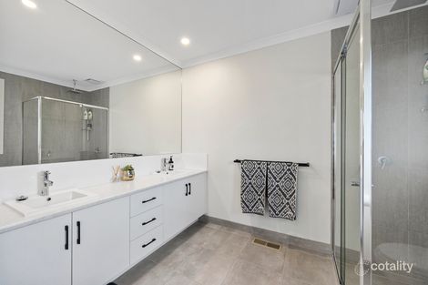 Property photo of 4 Lachlan Way Wandin North VIC 3139
