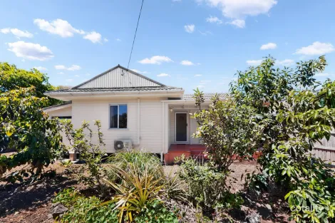 Property photo of 27 Main Street Beachmere QLD 4510