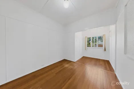 Property photo of 27 Main Street Beachmere QLD 4510