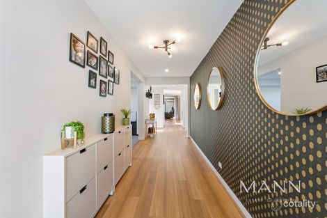 Property photo of 60 Olivine Boulevard Donnybrook VIC 3064