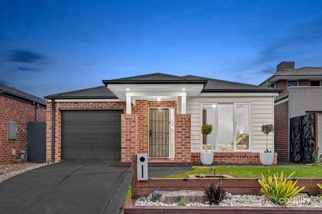 14 Bayley Pl, Cranbourne West, VIC 3977