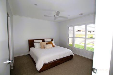 Property photo of 28 Bourne Boulevard Dennington VIC 3280