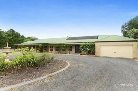 4 Olwen Ct, Lovely Banks, VIC 3213