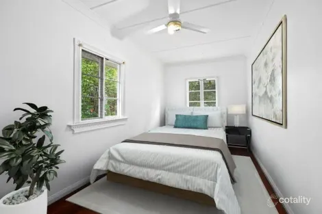 Property photo of 2 Stuart Street Eastern Heights QLD 4305