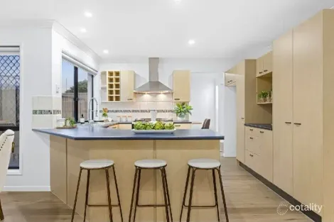 Property photo of 2 Juniper Place Carindale QLD 4152