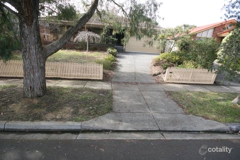 13 St Ives Ct, Croydon Hills, VIC 3136