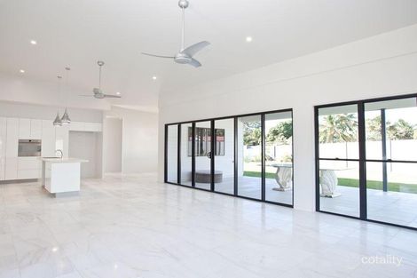 Property photo of 2 Turtle Place Blacks Beach QLD 4740