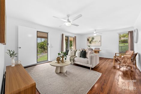 Property photo of 10 Bradford Court Mansfield QLD 4122