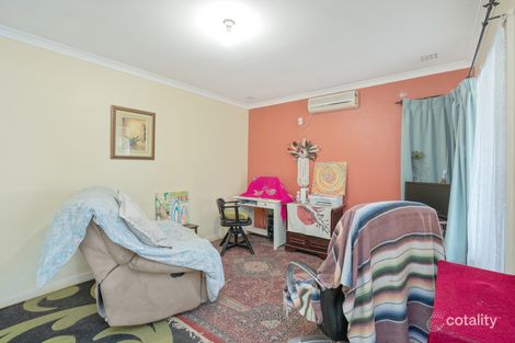 Property photo of 2 Broadley Place Gosnells WA 6110