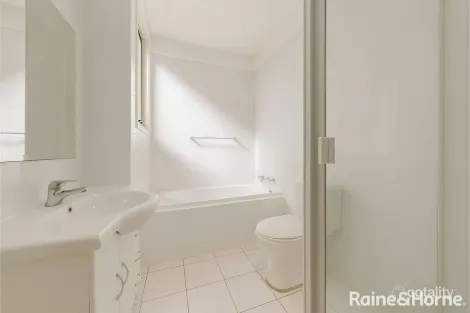 Property photo of 8/11 Saywell Road Macquarie Fields NSW 2564