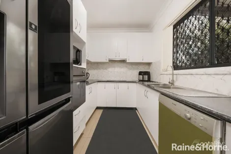 Property photo of 8/11 Saywell Road Macquarie Fields NSW 2564