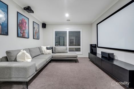 Property photo of 647 Grand Boulevard Mickleham VIC 3064