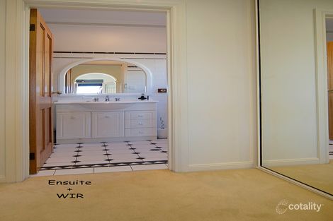 Property photo of 143 Wentworth Parade Hindmarsh Island SA 5214