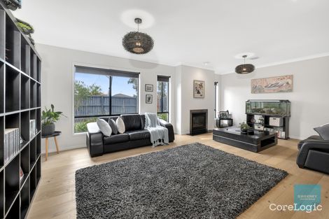 Property photo of 3 Kemp Green Caroline Springs VIC 3023