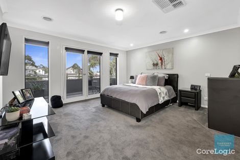 Property photo of 3 Kemp Green Caroline Springs VIC 3023