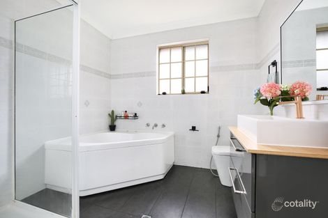 Property photo of 4/7 Wiseman Avenue Wollongong NSW 2500