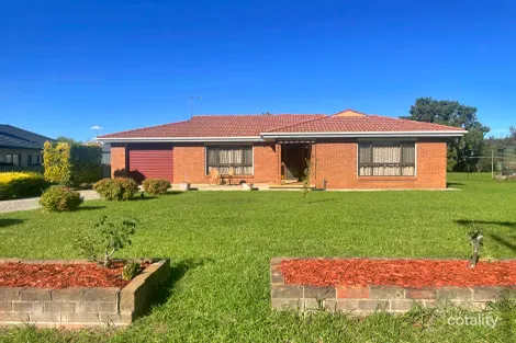 4 Willawong St, Young, NSW 2594