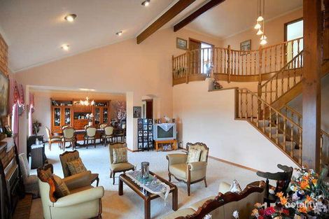 Property photo of 45 Thompson Circuit Mill Park VIC 3082