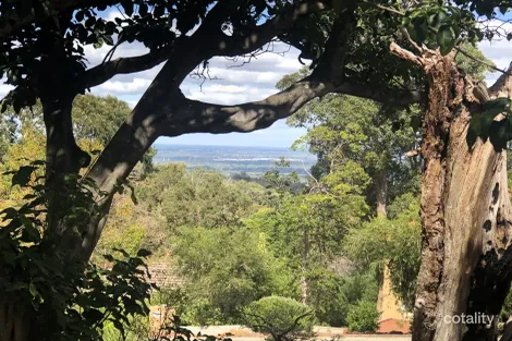 18 Shasta Rd, Lesmurdie, WA 6076