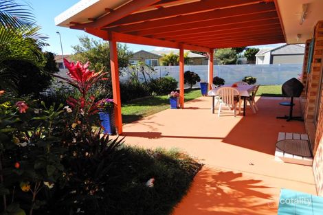 4 Day Pl, Sandstone Point, QLD 4511