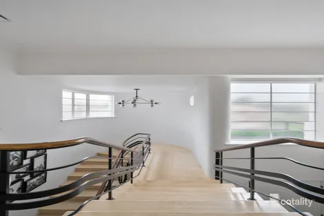 Property photo of 15 Levien Street Essendon VIC 3040