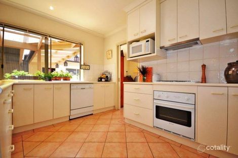 Property photo of 14 Peppertree Grove Strathdale VIC 3550