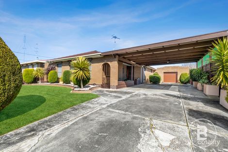 Property photo of 51 Marie Crescent Wendouree VIC 3355