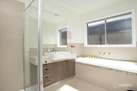 Property photo of 21 Cunningham Chase Burnside Heights VIC 3023