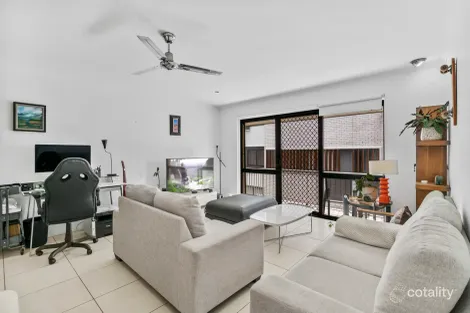 Property photo of 5/32 Murlong Crescent Palm Beach QLD 4221