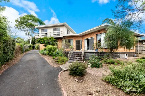 Property photo of 32 Brougham Street Eltham VIC 3095