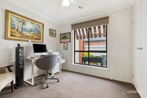 Property photo of 3 Rowan Walk Drouin VIC 3818