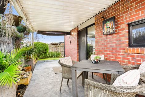 Property photo of 3 Rowan Walk Drouin VIC 3818