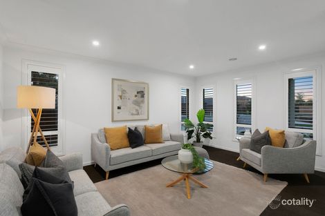 Property photo of 2 Oban Road Officer South VIC 3809